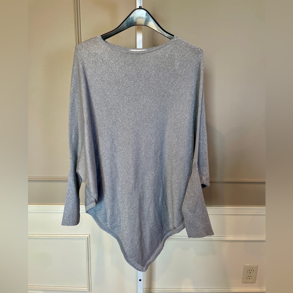 Peter Nygard silver sweater poncho EUC Large / XL Sparkly Lightweight